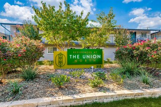 2211 W Hickory St Unit B5R, Denton, TX 76201