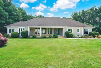 89 Nottingham Dr, East Longmeadow, MA 01028