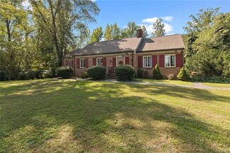100 Lakeside Dr, Warsaw, VA 22572