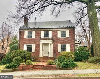 3724 Davenport St NW, Washington, DC 20016