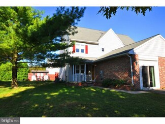 218 S 4th St, Womelsdorf, PA 19567