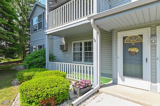 724 Worthington Ct Unit B, West Bend, WI 53090