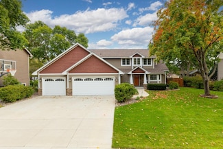 18901 Nature Ln, Eden Prairie, MN 55346