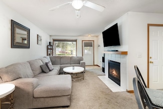 702 Horizon Dr SE, New Prague, MN 56071