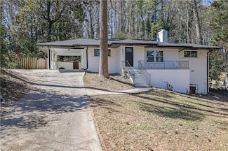 696 Kenilworth Cir, Stone Mountain, GA 30083