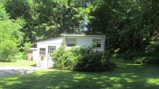 17 Lower Landing Mhp, Charlestown, NH 03603