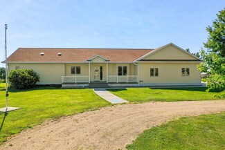 6245 Yellow Rose Ln, Kearney, NE 68845