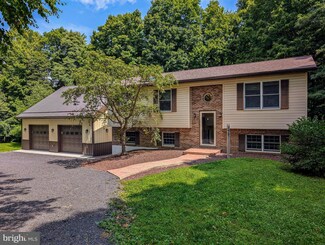 395 Fernwood Rd, New Paris, PA 15554
