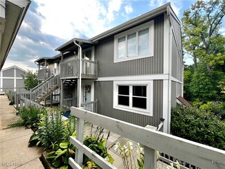 231 Portage Lakes Dr Unit D, Akron, OH 44319