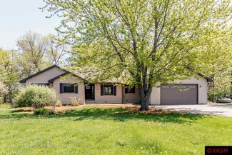130 Jacks Dr, Madison Lake, MN 56063