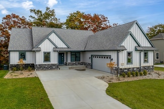 11300 Killarney Dr, Stanwood, MI 49346