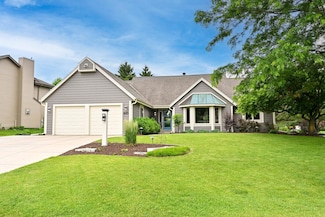4015 S Wilshire Dr, New Berlin, WI 53151
