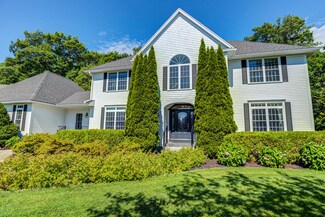 97 Ocean Heights Ln, Ogunquit, ME 03907