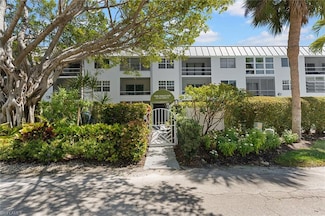 72 7th St S Unit 210, Naples, FL 34102