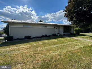 13902 Blue Mountain Dr, Maugansville, MD 21767