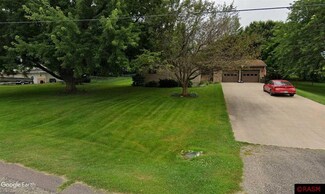 509 509 E Main St, St. Clair, MN 56080