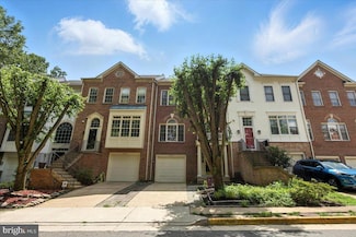 6634 Frost Lake Ln, Alexandria, VA 22315