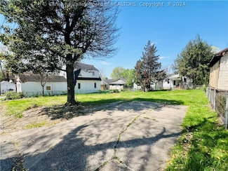 9 Woodward Ct, Charleston, WV 25302