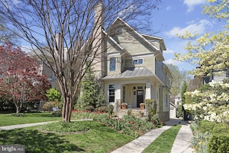 4421 Lowell St NW, Washington, DC 20016