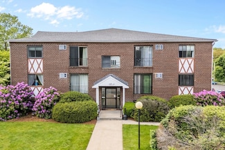 127 King St Unit 104, Franklin, MA 02038