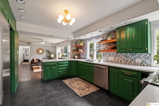 2606 S 105th St, Omaha, NE 68124