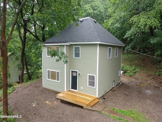 20 Barlow Ave, North Adams, MA 01247