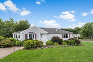 105 Crystal Water Dr, East Bridgewater, MA 02333