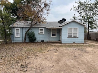 905 Jordan St, Brady, TX 76825