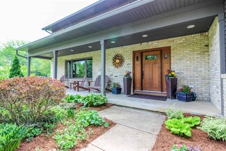 W9539 Grace Ln, Cambridge, WI 53523
