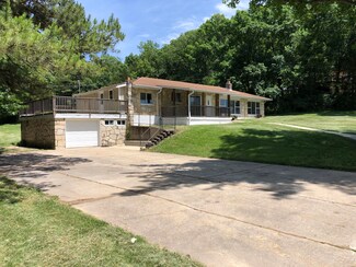 2809 Renns Lake Rd, Jefferson City, MO 65109