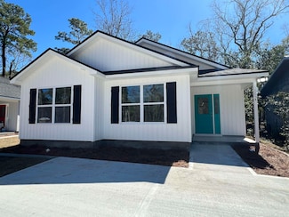 74 Black Foot Rd, Crawfordville, FL 32327