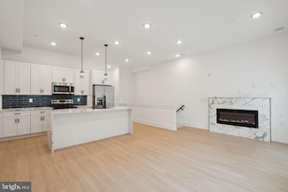 131 E Cumberland St Unit 4, Philadelphia, PA 19125