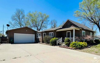 1611 NW 4th St, Abilene, KS 67410
