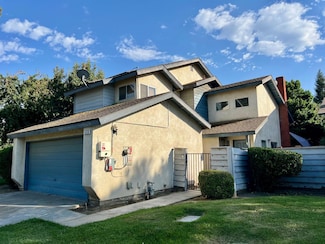 1939 E Meadowbrook Dr, Visalia, CA 93292