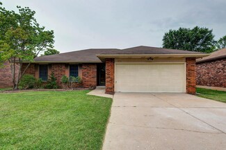 858 W Lois St, Springfield, MO 65807