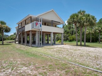 109 NW Second St, Steinhatchee, FL 32359