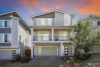 8221 S 118th Ct, Seattle, WA 98178
