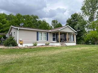 722 N Fox Ln, Switz City, IN 47465