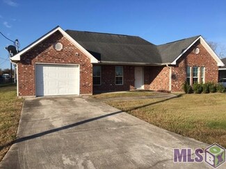 1582 Old Vacherie St, Vacherie, LA 70090