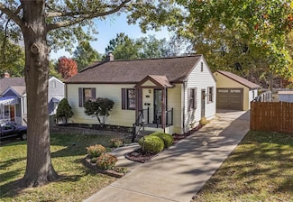 2760 Hawson Dr, Saint Louis, MO 63125