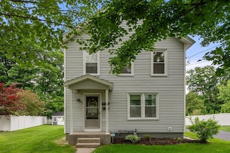 19 Hatfield St, Northampton, MA 01060