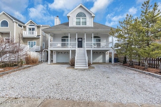 2 Captains Ct, Manasquan, NJ 08736