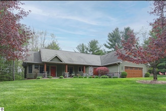 2133 River Highlands Ln, Traverse City, MI 49696
