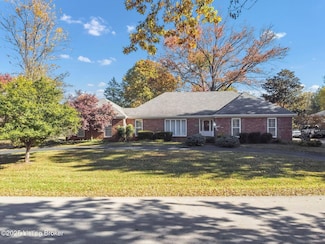 2417 Chattesworth Ln, Louisville, KY 40242