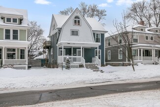 614 Crescent St NE, Grand Rapids, MI 49503