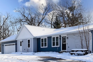 W8989 Ripley Rd, Cambridge, WI 53523