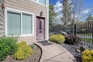 215 S Chestnut St Unit 1, Spokane, WA 99201