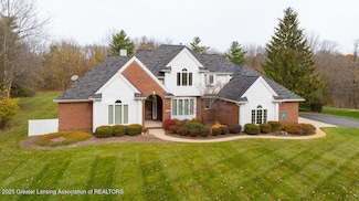 3835 River Cove Dr, Lansing, MI 48917