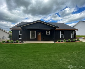 316 Skinner Dr, Dayton, OH 45426