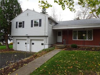 4940 Elgin Cir, Syracuse, NY 13215